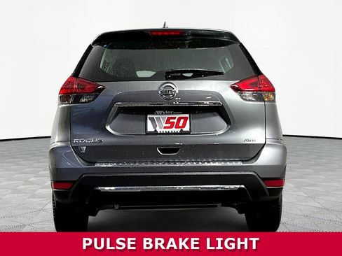 Used 2018 Nissan Rogue S image 5