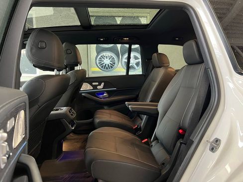 Certified 2025 Mercedes-Benz GLS 580 4MATIC image 30