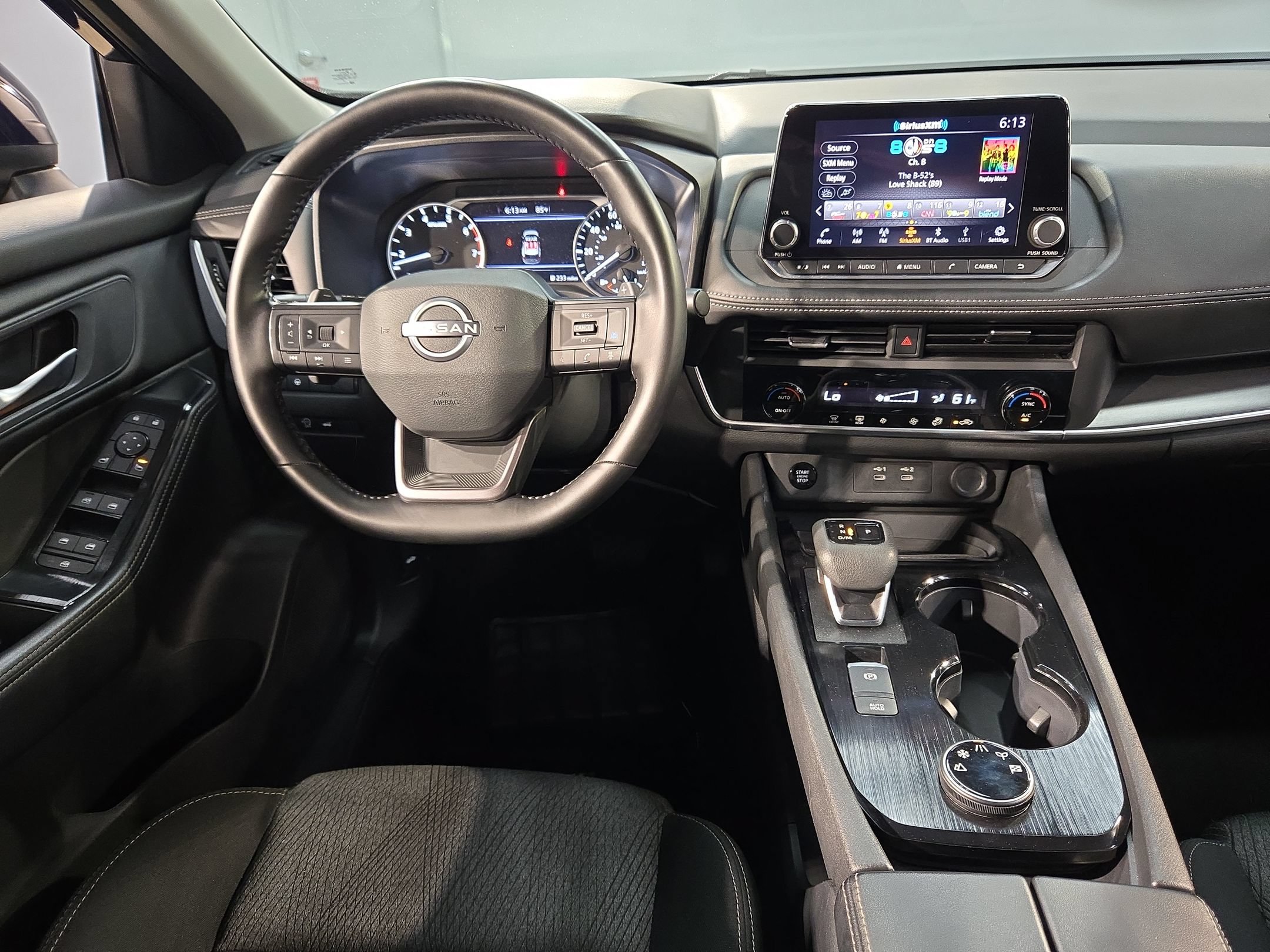 Used 2025 Nissan Rogue SV AWD/4WD image 9