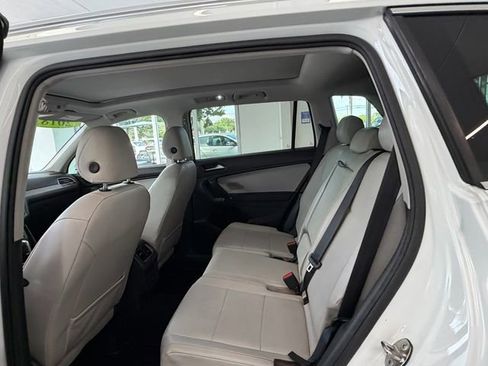 Used 2018 Volkswagen Tiguan SEL AWD/4WD image 7
