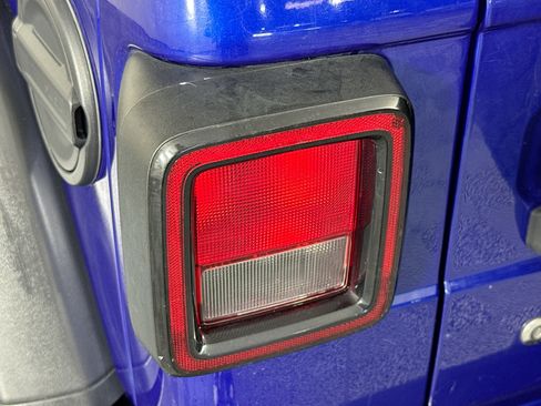 Used 2018 Jeep Wrangler Rubicon image 31