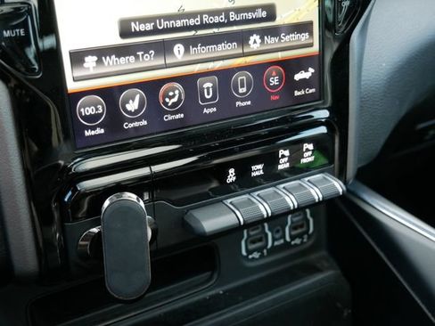 Used 2020 RAM 1500 Laramie AWD/4WD image 21