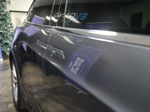 Used 2016 Tesla Model X 90D image 15