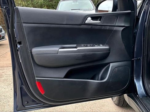 Used 2020 Kia Sportage LX image 19