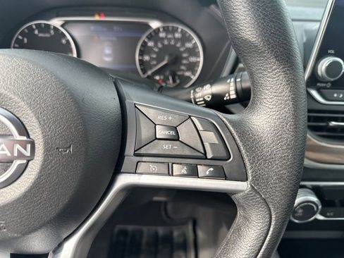 Used 2024 Nissan Altima 2.5 SV image 15