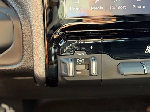 Used 2025 RAM 2500 Tradesman AWD/4WD image 11