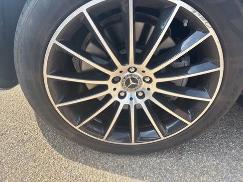 Used 2023 Mercedes-Benz GLE 580 4MATIC image 3