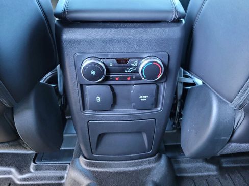Used 2024 Ford Explorer Platinum w/ Technology Package image 18
