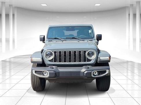 Used 2025 Jeep Wrangler Unlimited Sahara AWD/4WD image 8