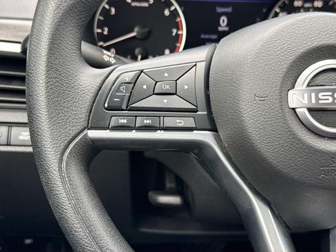 Used 2025 Nissan Altima 2.5 SV AWD/4WD image 15