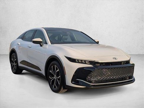 Used 2024 Toyota Crown Limited image 3