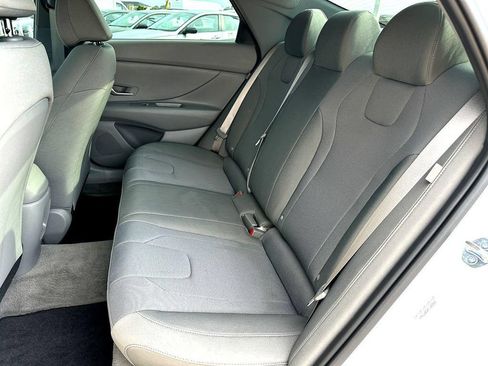 Used 2026 Hyundai Elantra SE FWD image 19