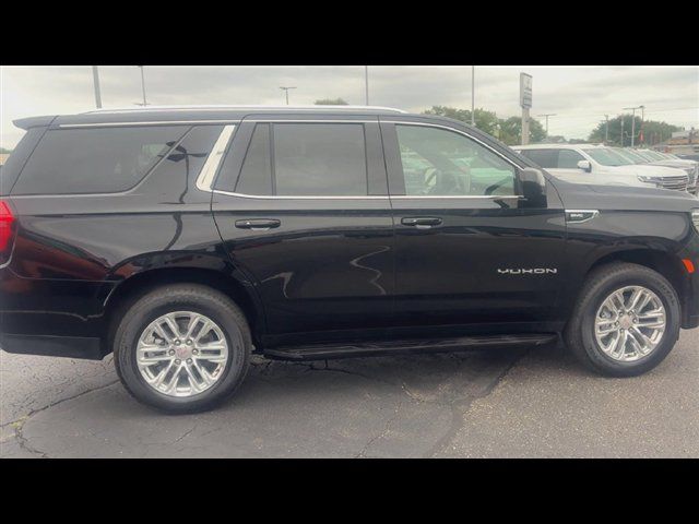 Used 2023 GMC Yukon SLE w/ Gmc Pro Safety Plus Package AWD/4WD image 9