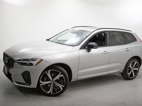 Used 2023 Volvo XC60 B6 Ultimate w/ Protection Package Premier image 3
