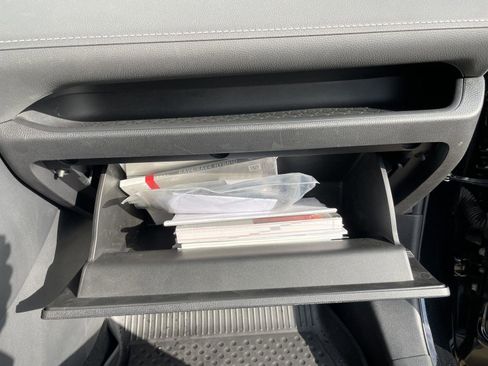 Used 2024 Toyota RAV4 LE image 39