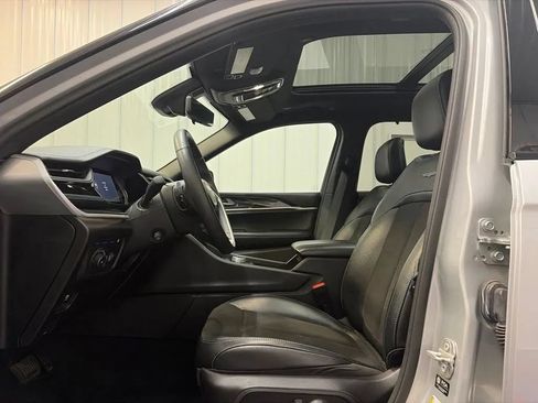 Used 2023 Jeep Grand Cherokee Trailhawk w/ Luxury Tech Group III AWD/4WD image 12