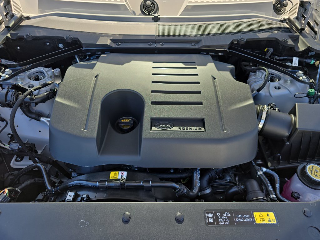 New 2026 Land Rover Defender 110 X-Dynamic SE AWD/4WD image 31