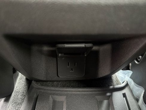 New 2025 GMC Canyon AT4 w/ AT4X Package image 24