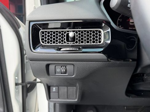 Used 2025 Honda Civic Sport image 12