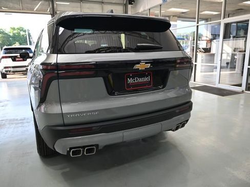 New 2026 Chevrolet Traverse LT w/ Sun and Wheel Package FWD image 6