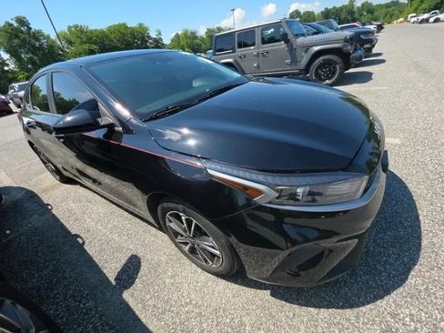 Used 2023 Kia Forte LXS FWD image 2
