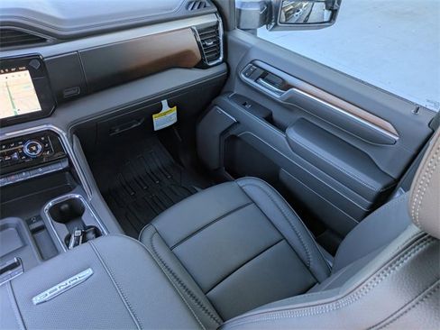 New 2026 GMC Sierra 3500 Denali w/ Denali Reserve Package image 16