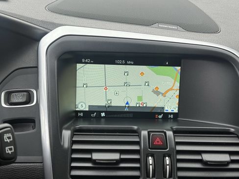 Used 2016 Volvo XC60 T5 Platinum w/ Climate Package image 10