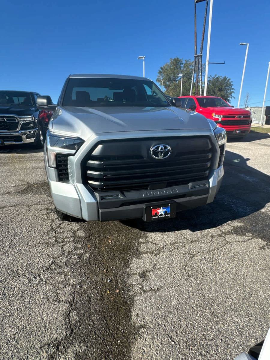 Used 2025 Toyota Tundra SR5 AWD/4WD image 16