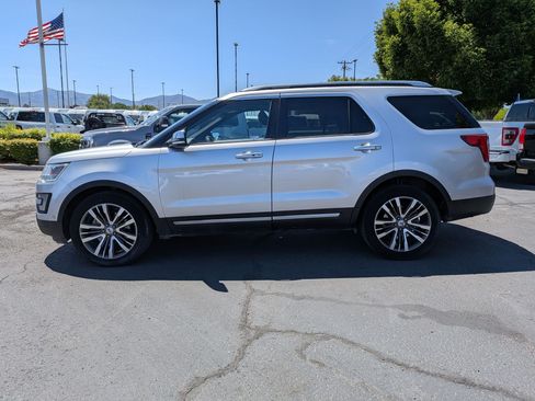 Used 2017 Ford Explorer Platinum AWD/4WD image 9