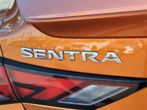 Used 2023 Nissan Sentra SR w/ SR Premium Package image 25