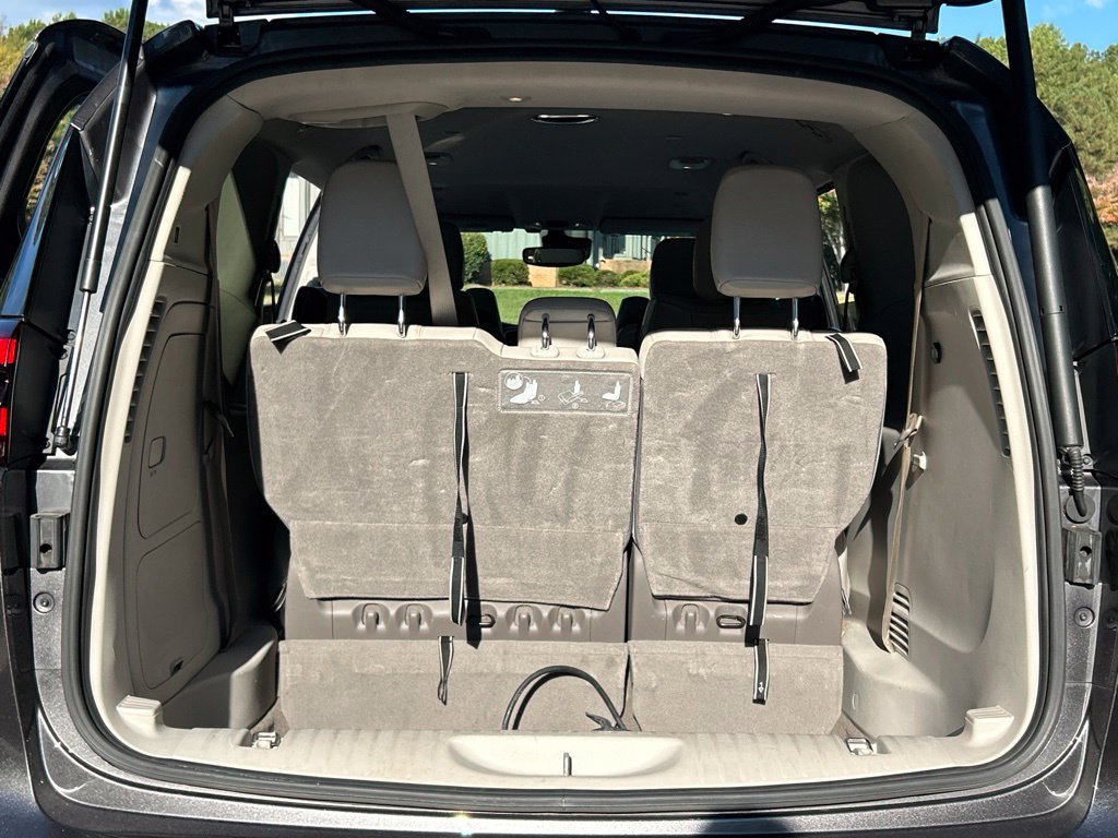 Used 2021 Chrysler Pacifica Touring-L w/ Uconnect Theater Family Group FWD image 49