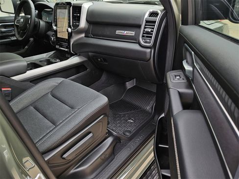 New 2026 RAM 1500 4x4 Crew Cab image 8