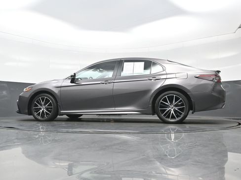 Used 2023 Toyota Camry SE w/ Protection Package (Q2) (TMS) FWD image 28
