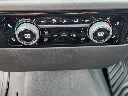 Used 2024 Chevrolet Silverado 1500 LT image 18