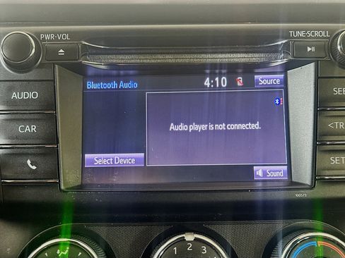 Used 2018 Toyota RAV4 LE w/ Carpet Mat Package FWD image 21