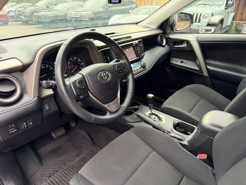 Used 2018 Toyota RAV4 XLE w/ Plus Extra Value Package AWD/4WD image 10