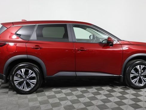 Used 2023 Nissan Rogue SV image 4