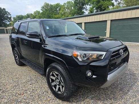 Used 2023 Toyota 4Runner TRD Off-Road Premium w/ Moonroof Package AWD/4WD image 9
