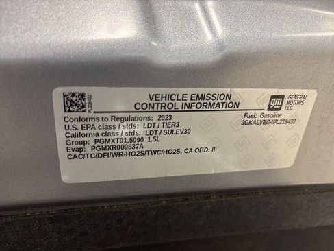 Used 2023 GMC Terrain SLT image 31