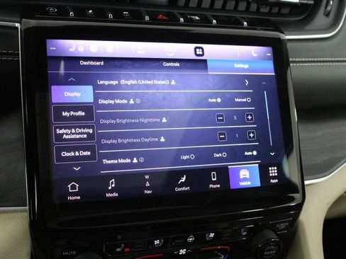 Used 2021 Jeep Grand Cherokee L Limited w/ Luxury Tech Group II image 41