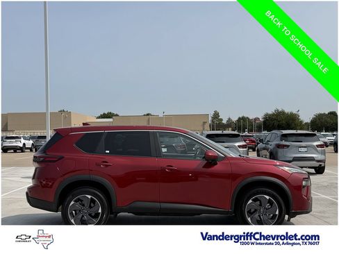 Used 2025 Nissan Rogue SV FWD image 3