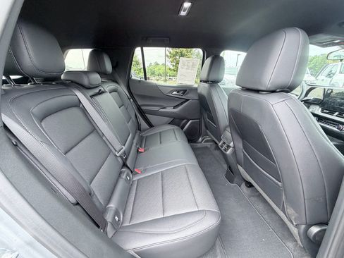 Used 2026 Chevrolet Equinox LT w/ Convenience Package II FWD image 25