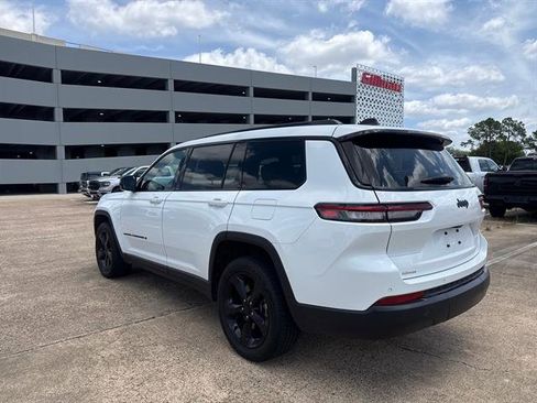 Used 2023 Jeep Grand Cherokee L Laredo RWD image 6