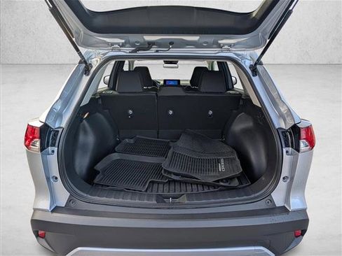 Used 2024 Toyota Corolla Cross LE image 6