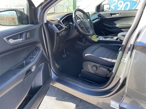 Used 2021 Ford Edge SE image 14