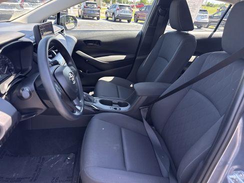 Used 2024 Toyota Corolla LE FWD image 3