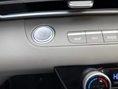 Certified 2025 Hyundai Elantra SEL w/ Cargo Package image 34