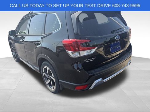 Used 2023 Subaru Forester Touring AWD/4WD image 3