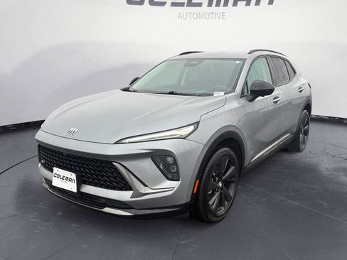 Used 2025 Buick Envision Sport Touring image 1