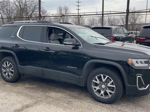 Used 2023 GMC Acadia SLT image 7